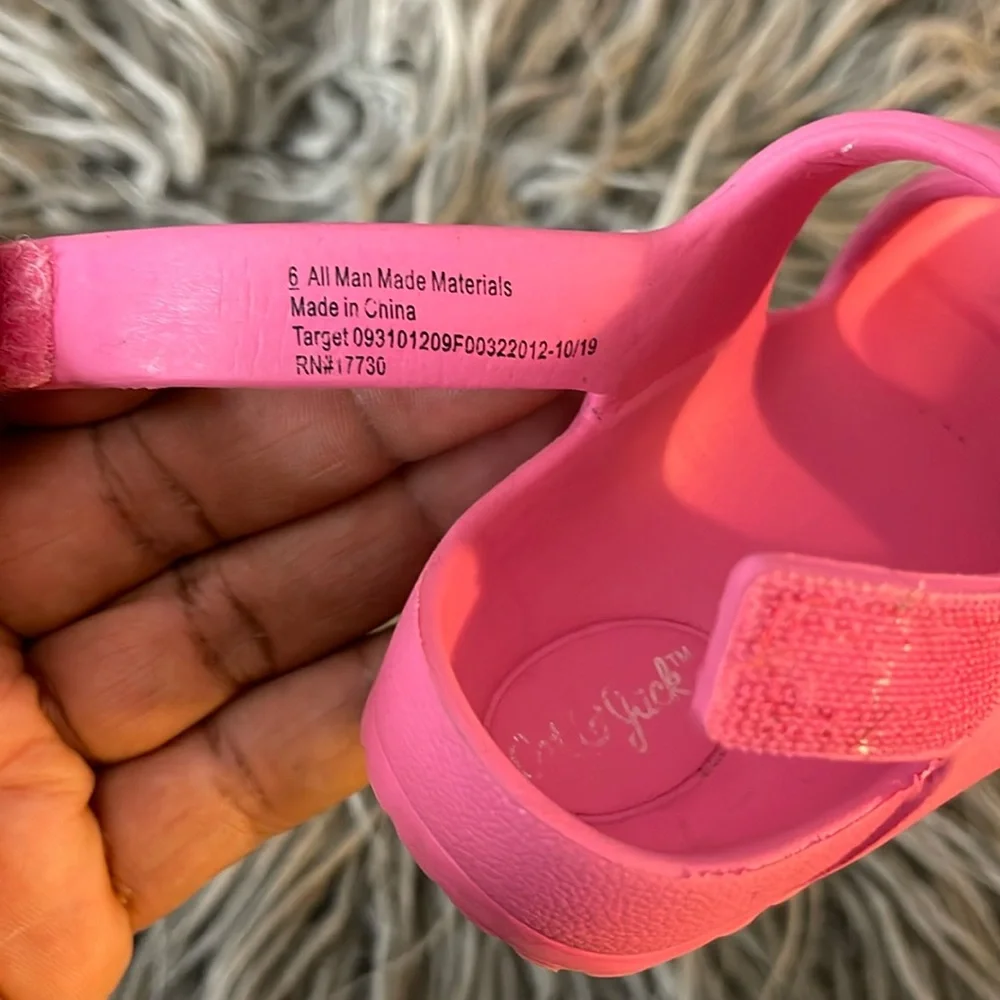 Girl’s 6 Neon Pink Crocs Top Buckle Strap/Velcro Ankle Closure Swim Poll Vaca
